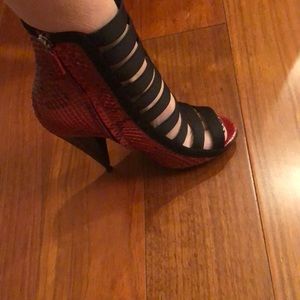 Like new Gucci booties